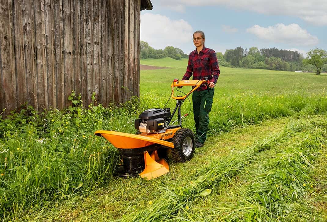 ecologiocal mowing with the AS 700 rotary mower